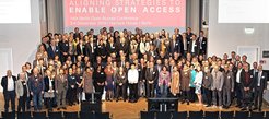 Teilnehmerinnen und Teilnehmer im Harnack-Haus