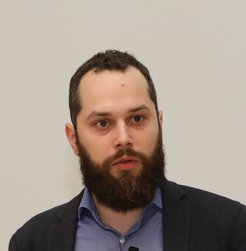 Ádám Dér, Leiter der Abteilung Wissenschaftliche Information der MPDL