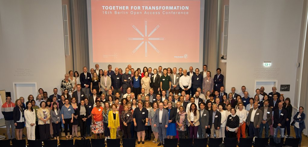 Teilnehmer:innen der B16 Berlin Open Access-Konfrenz